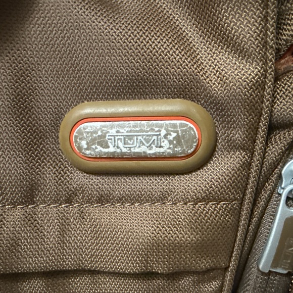 Tech by TUMI 5112B Expandable Brown Orange Laptop Messenger Shoulder Bag - Picture 2 of 11